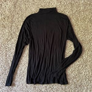 black babaton mockneck long sleeved knit tshirt